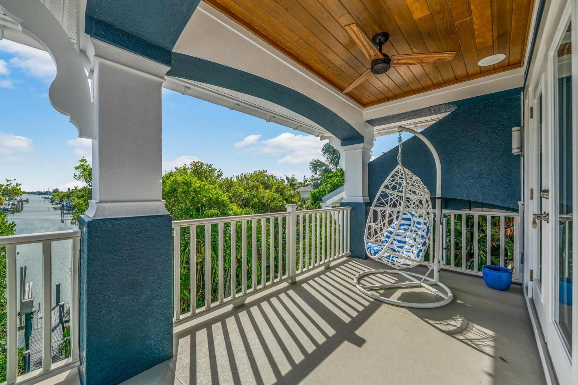 Castle Azul Villa Anna Maria Exterior photo