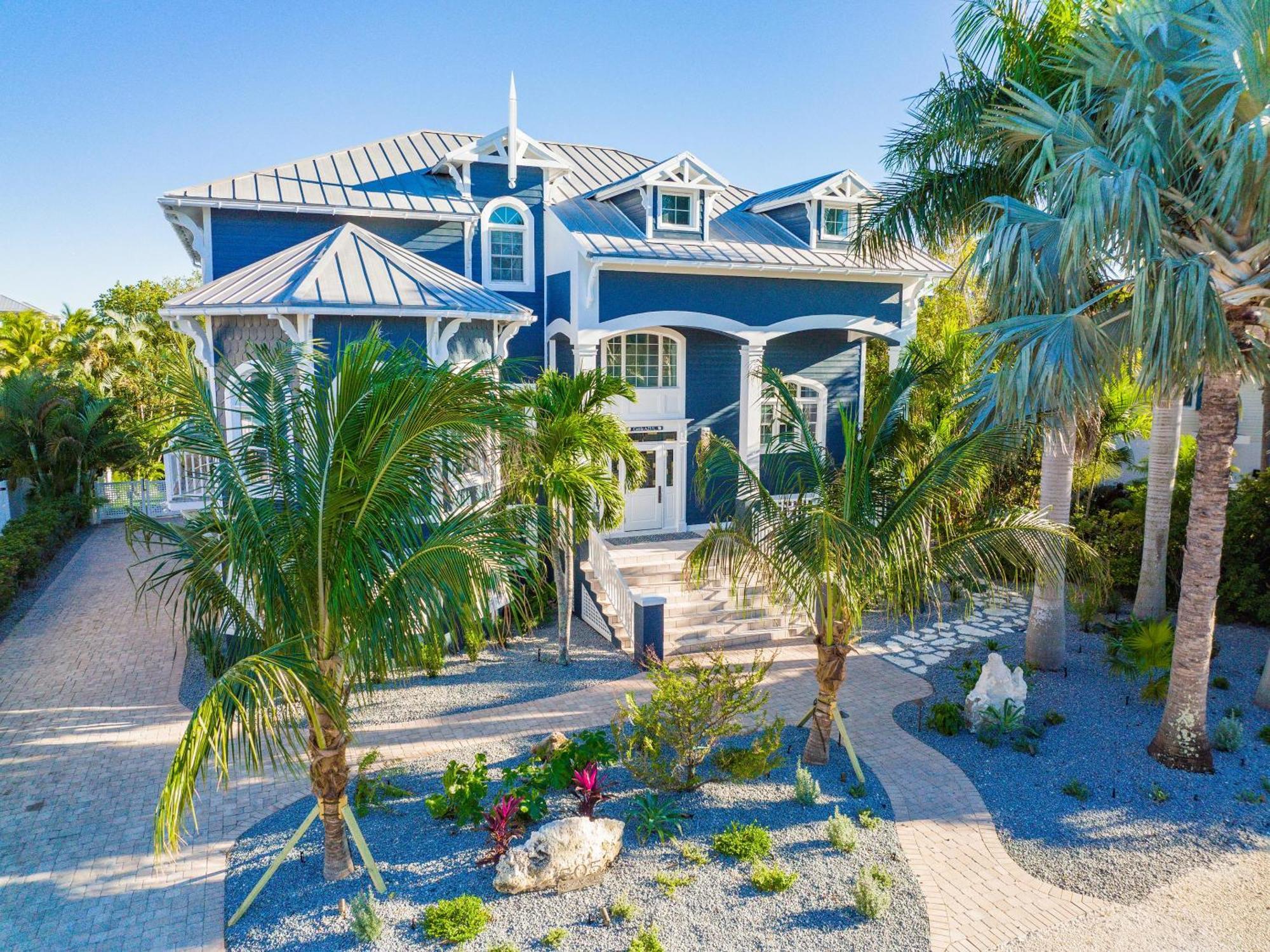 Castle Azul Villa Anna Maria Exterior photo